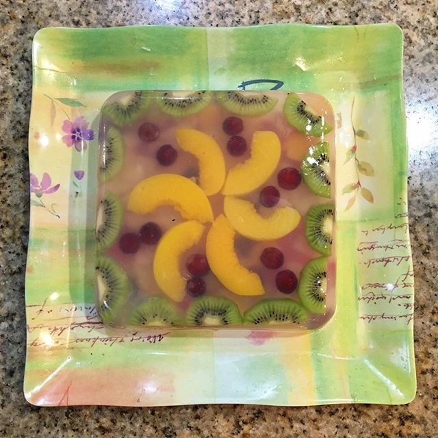 My aunt is so creative with fruits & jello! 🍐 Plus, she's been learning lots of new recipes & etc on #YouTube ! Kudos auntie! 🏽